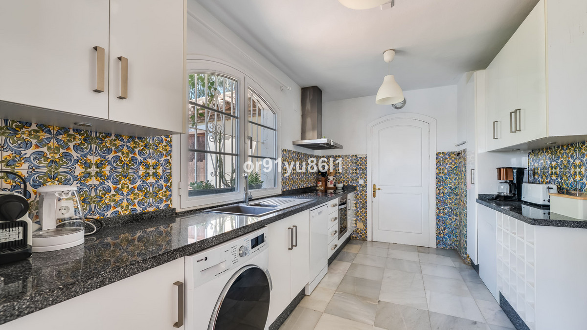 3 Bed Townhouse for sale in Benahavís Costa Del Sol, Málaga, Spain