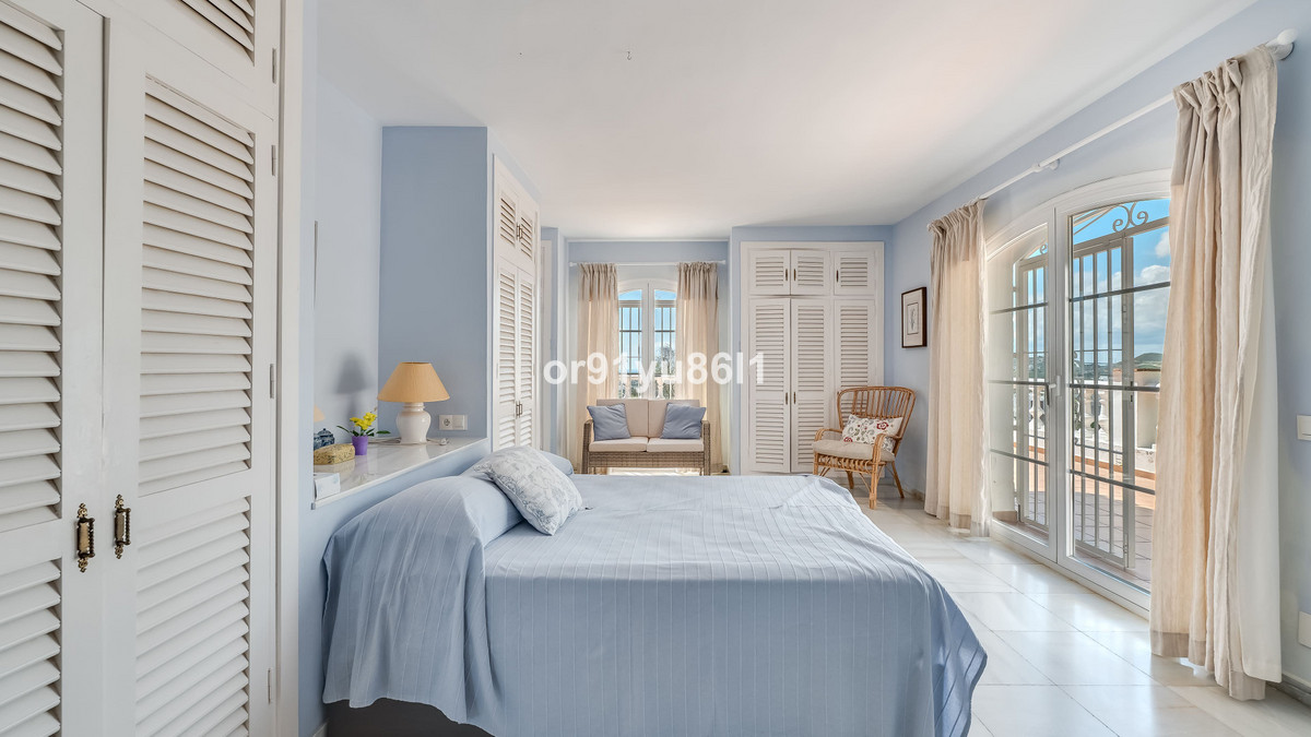 3 Bed Townhouse for sale in Benahavís Costa Del Sol, Málaga, Spain