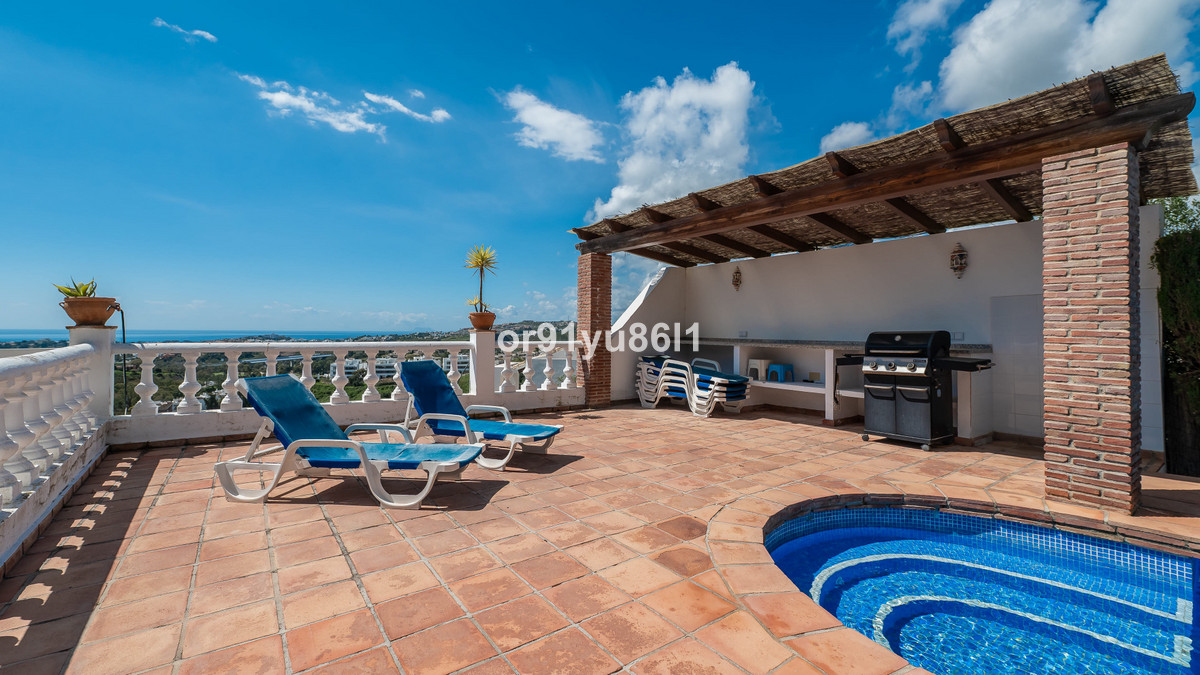 3 Bed Townhouse for sale in Benahavís Costa Del Sol, Málaga, Spain