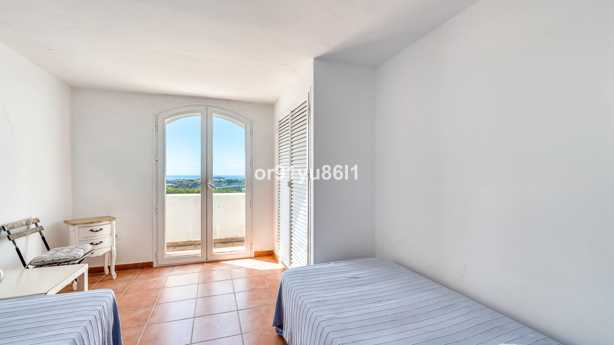 3 Bed Townhouse for sale in Benahavís Costa Del Sol, Málaga, Spain