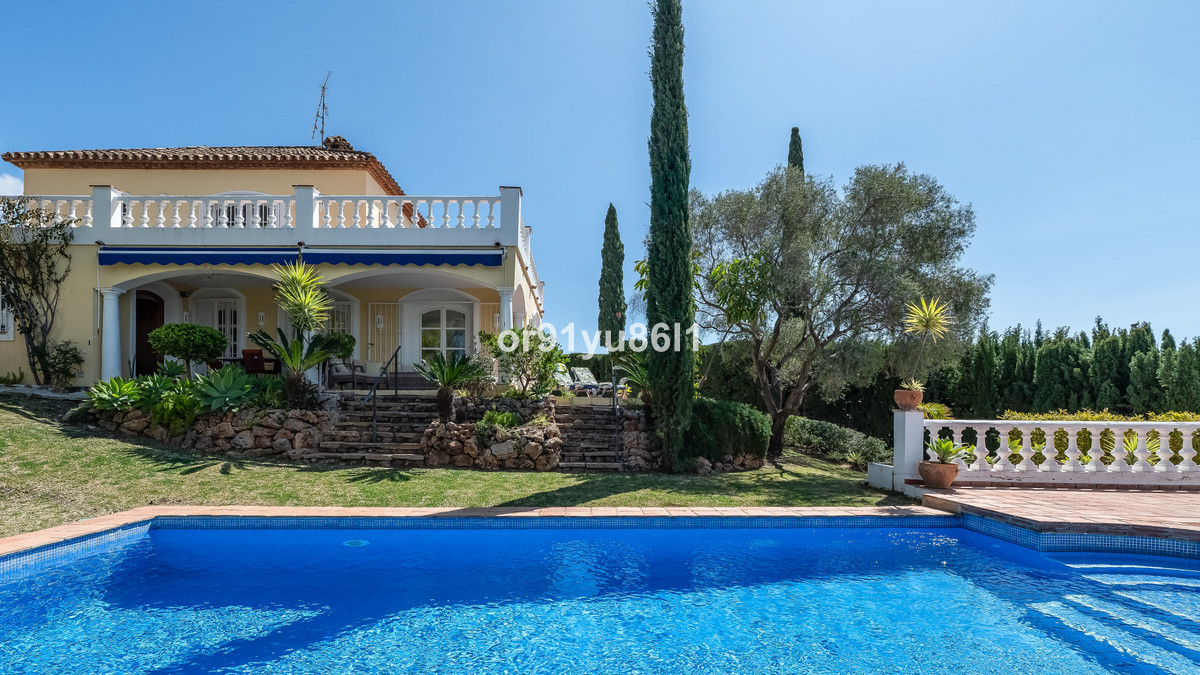 3 Bed Townhouse for sale in Benahavís Costa Del Sol, Málaga, Spain