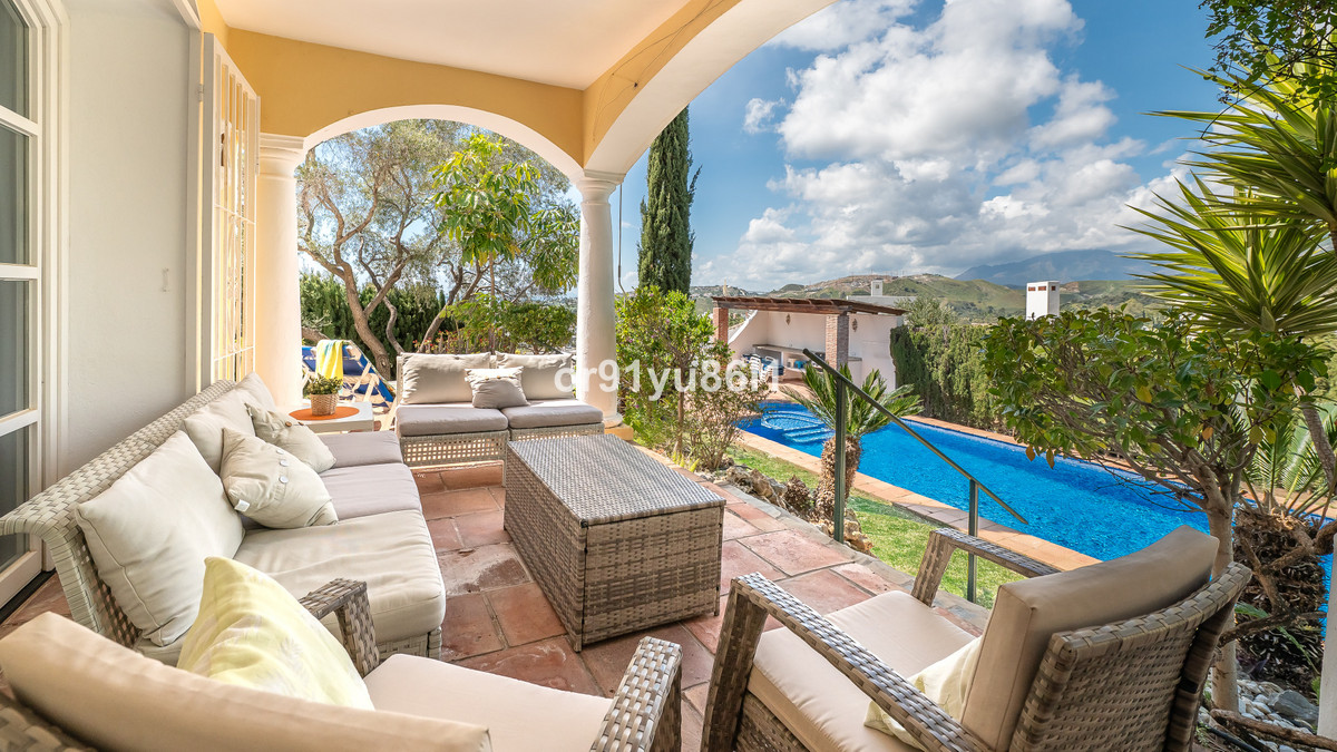 3 Bed Townhouse for sale in Benahavís Costa Del Sol, Málaga, Spain