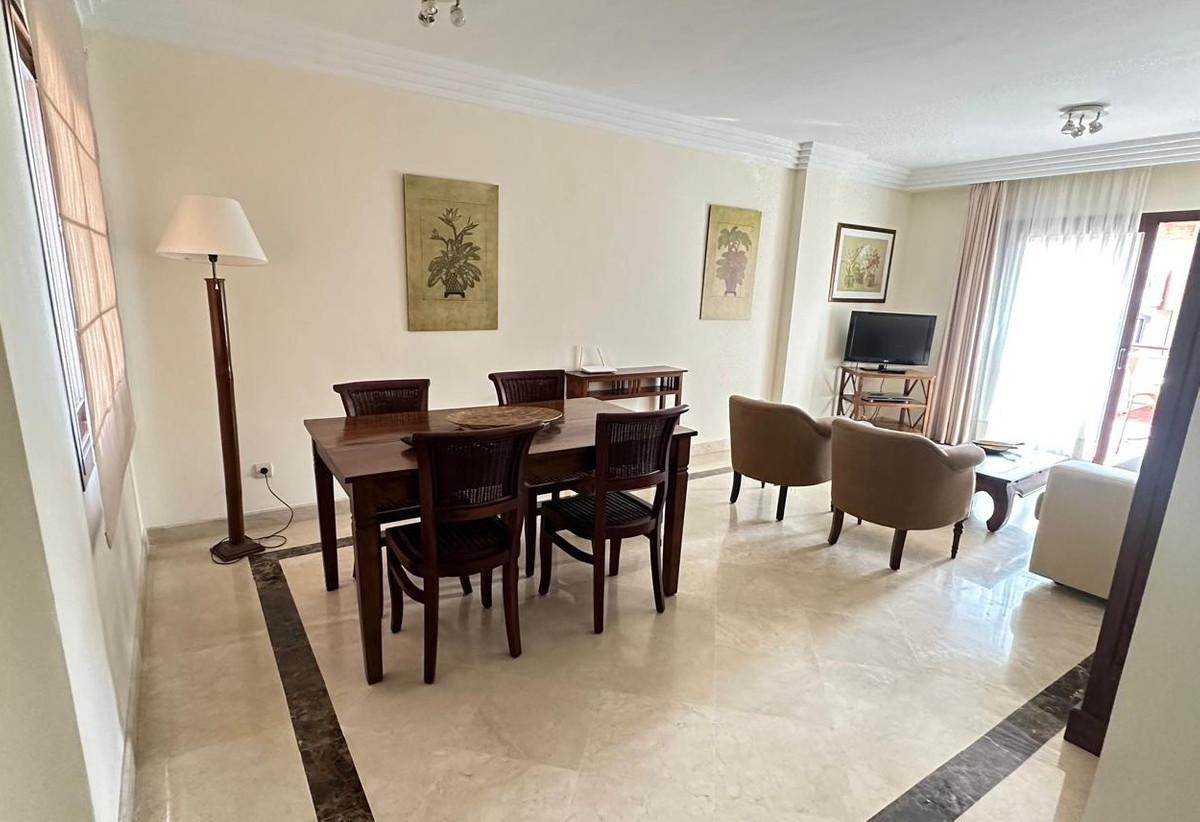 Se vende Apartamento Planta Media de 2 dormitorios en Costa Del Sol, Málaga, España