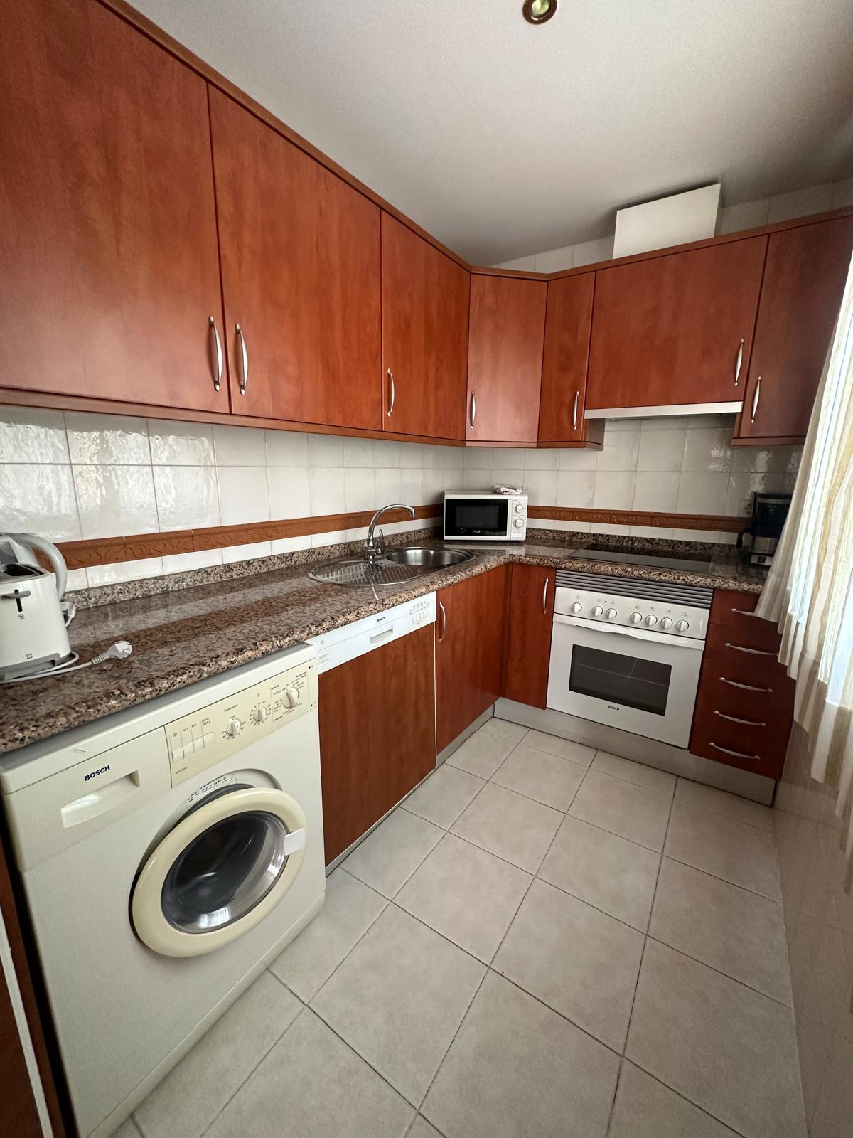 Se vende Apartamento Planta Media de 2 dormitorios en Costa Del Sol, Málaga, España
