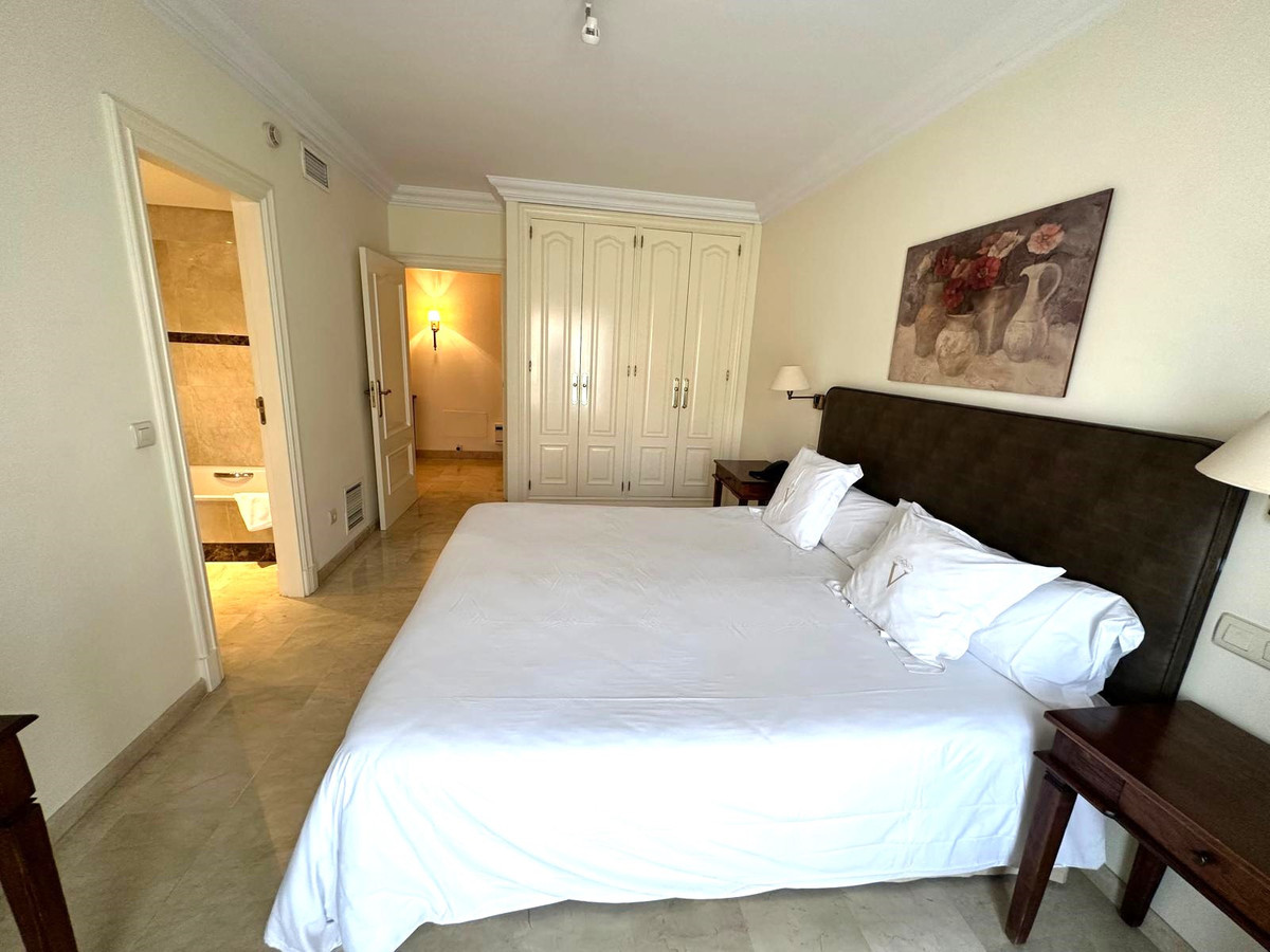 Se vende Apartamento Planta Media de 2 dormitorios en Costa Del Sol, Málaga, España