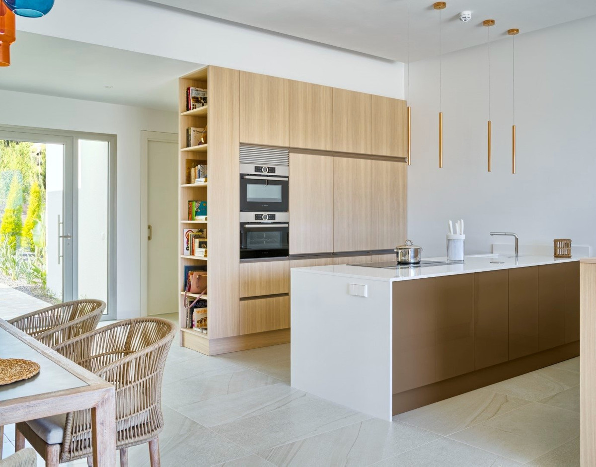 Se vende Villa - Chalet de 4 dormitorios en Costa Blanca, Alicante, España