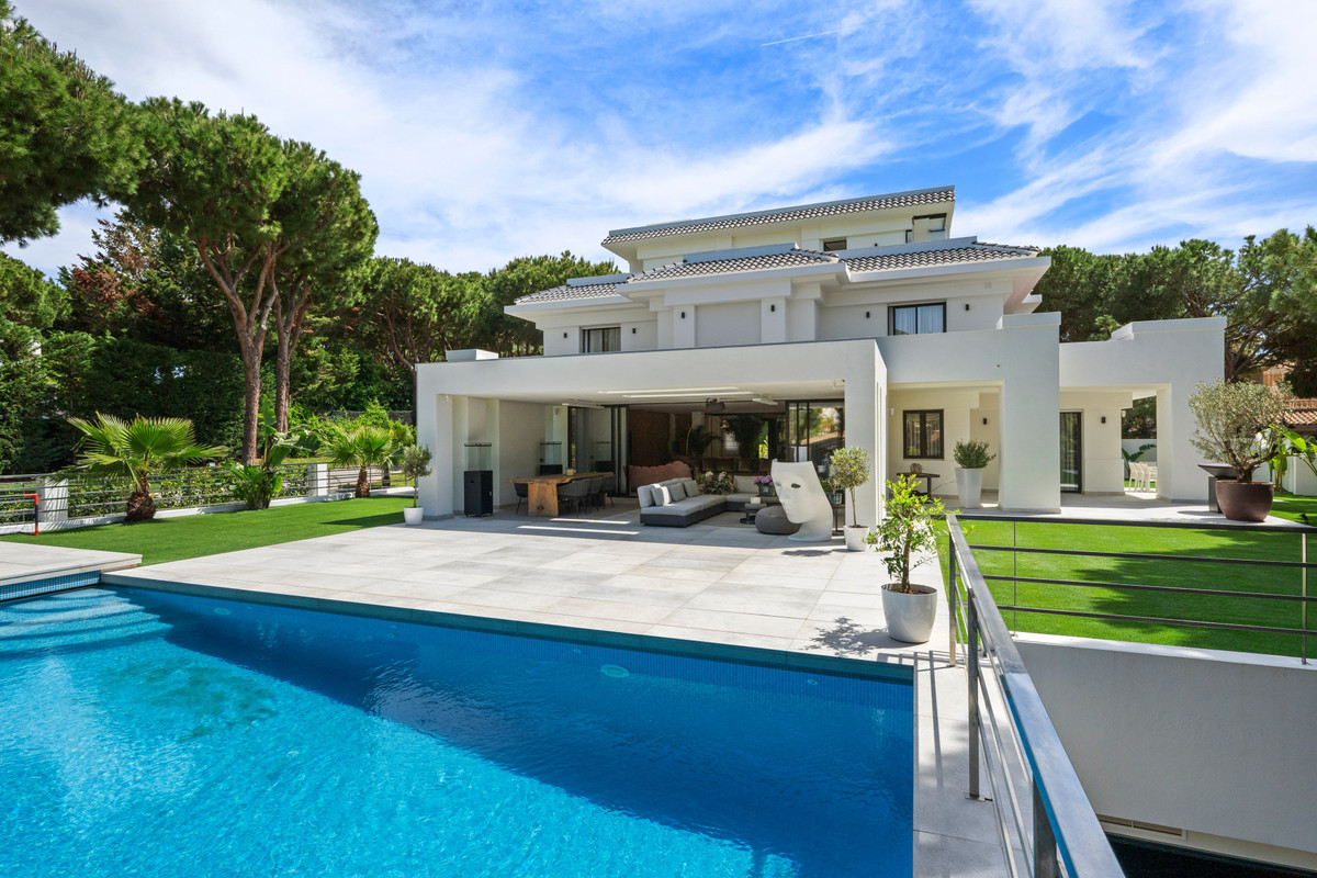 Se vende Villa - Chalet de 6 dormitorios en Costa Del Sol, Málaga, España