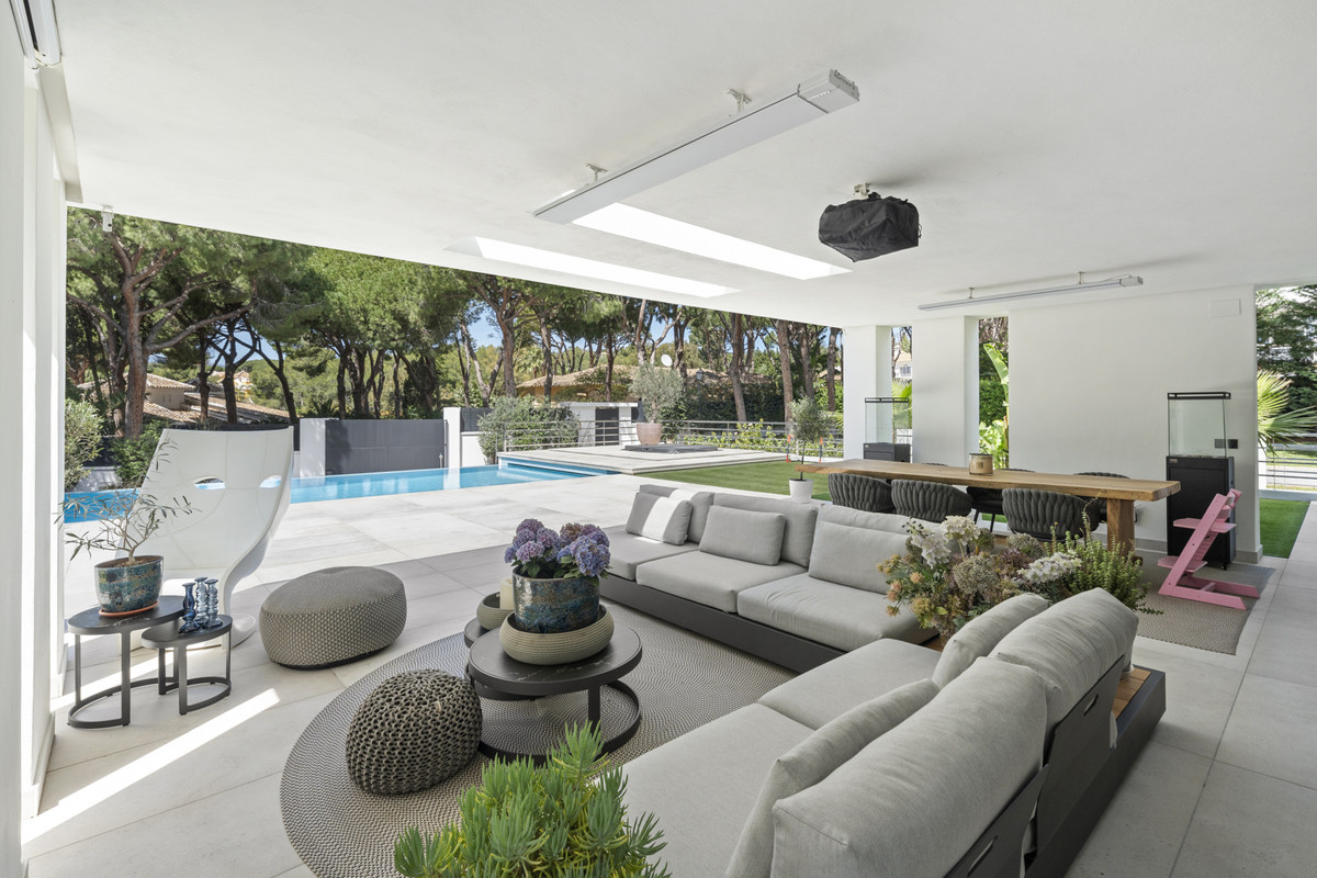 Se vende Villa - Chalet de 6 dormitorios en Costa Del Sol, Málaga, España