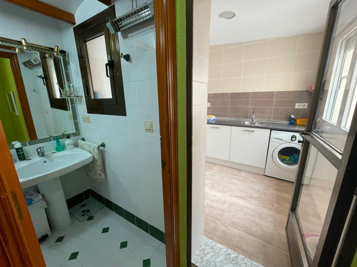 5 Bed Townhouse for sale in Guardamar Del Segura Costa Blanca, Alicante, Spain