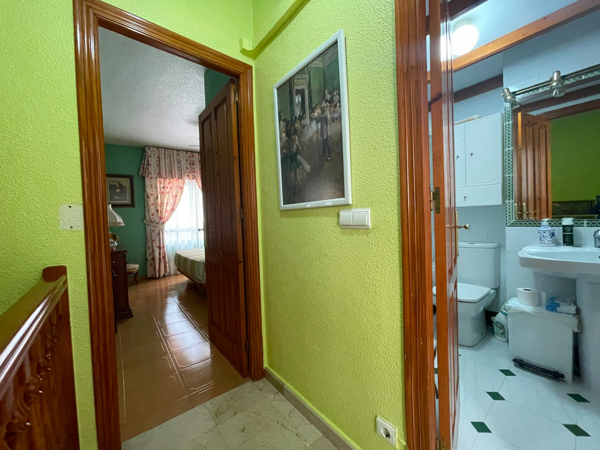 5 Bed Townhouse for sale in Guardamar Del Segura Costa Blanca, Alicante, Spain