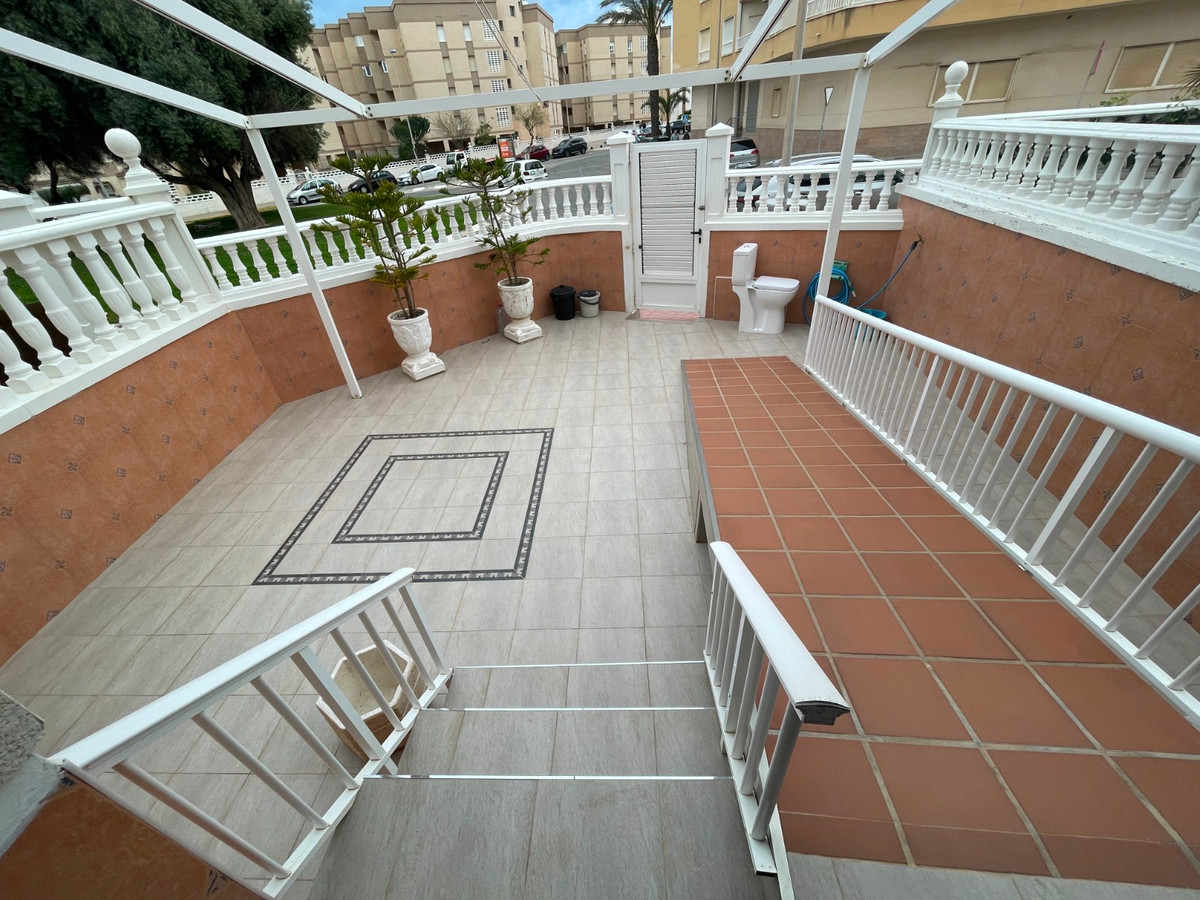 5 Bed Townhouse for sale in Guardamar Del Segura Costa Blanca, Alicante, Spain