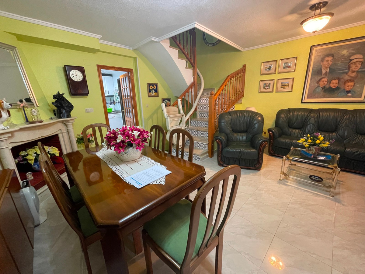 5 Bed Townhouse for sale in Guardamar Del Segura Costa Blanca, Alicante, Spain