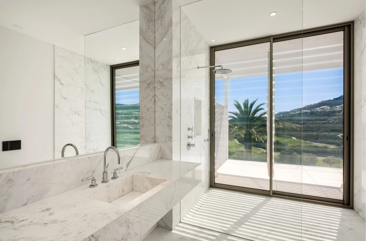 Se vende Villa - Chalet de 5 dormitorios en Costa Del Sol, Málaga, España