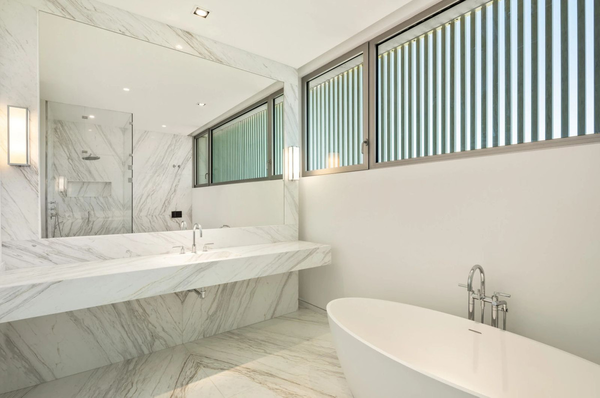 Se vende Villa - Chalet de 5 dormitorios en Costa Del Sol, Málaga, España