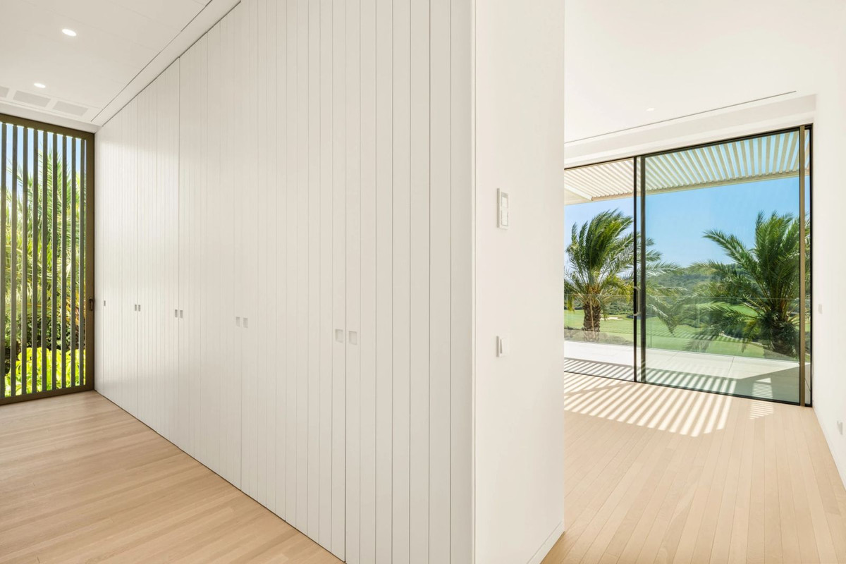 Se vende Villa - Chalet de 5 dormitorios en Costa Del Sol, Málaga, España
