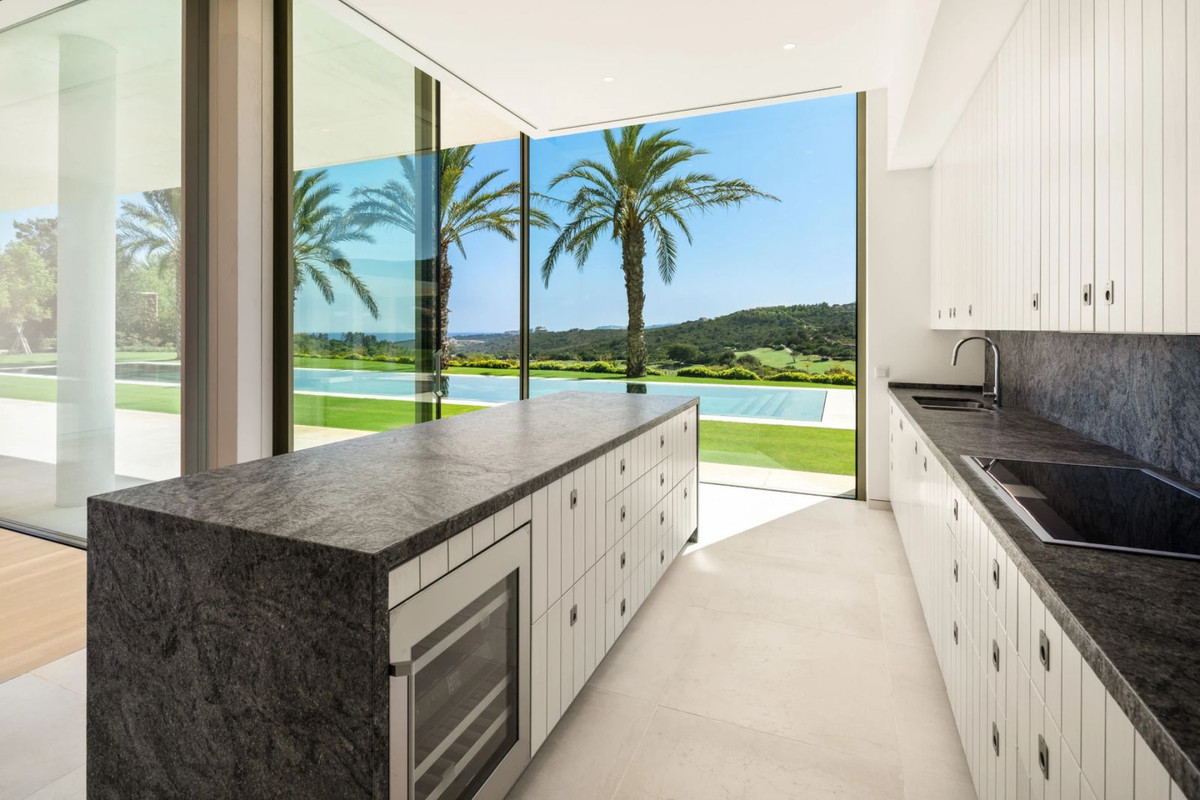 Se vende Villa - Chalet de 5 dormitorios en Costa Del Sol, Málaga, España
