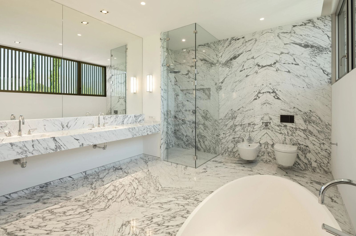 Se vende Villa - Chalet de 5 dormitorios en Costa Del Sol, Málaga, España