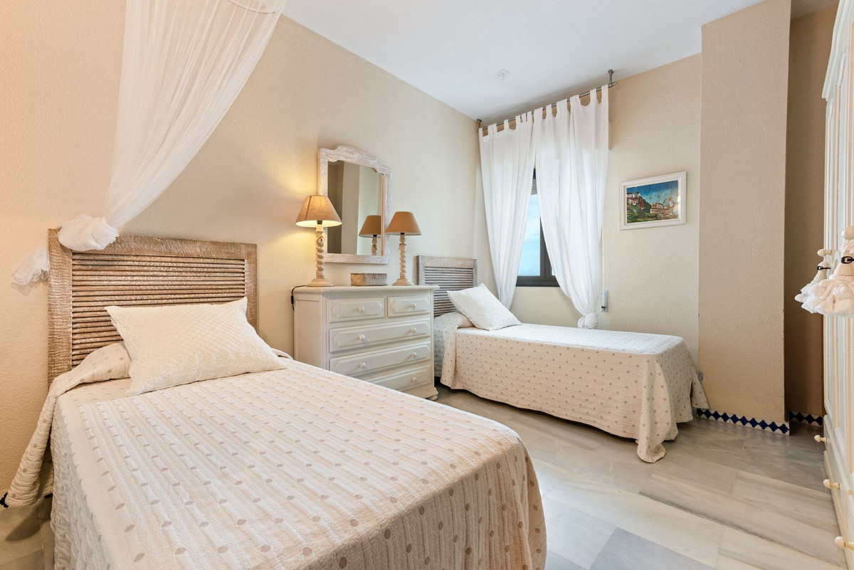 3 Bed Apartment for sale in Estepona Costa Del Sol, Málaga, Spain