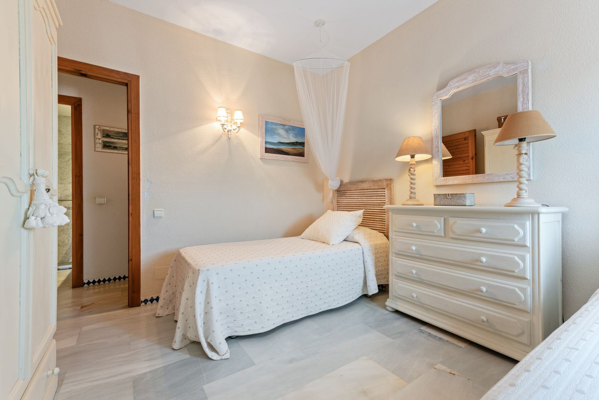 3 Bed Apartment for sale in Estepona Costa Del Sol, Málaga, Spain