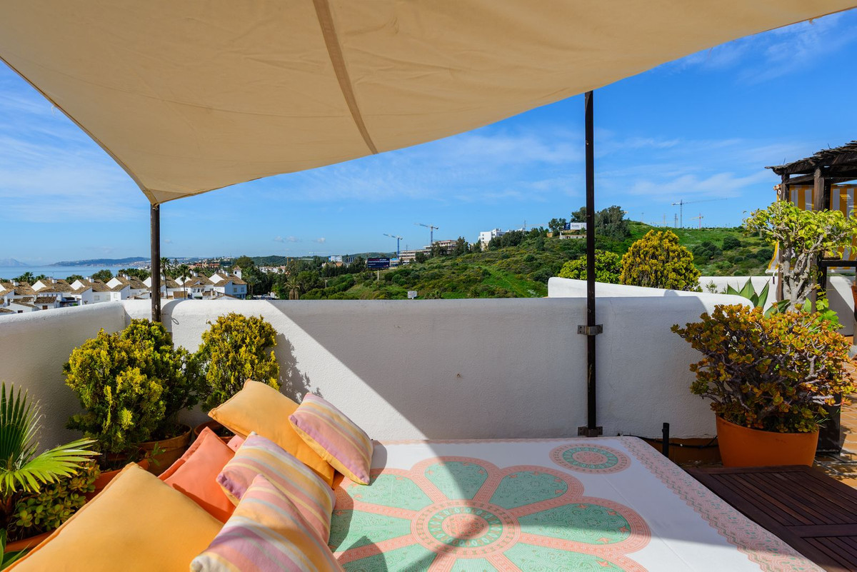 3 Bed Apartment for sale in Estepona Costa Del Sol, Málaga, Spain