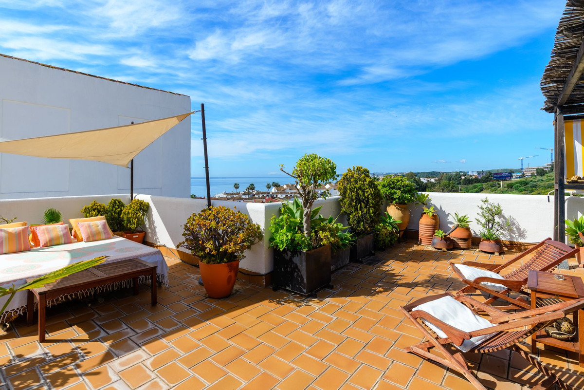 3 Bed Apartment for sale in Estepona Costa Del Sol, Málaga, Spain
