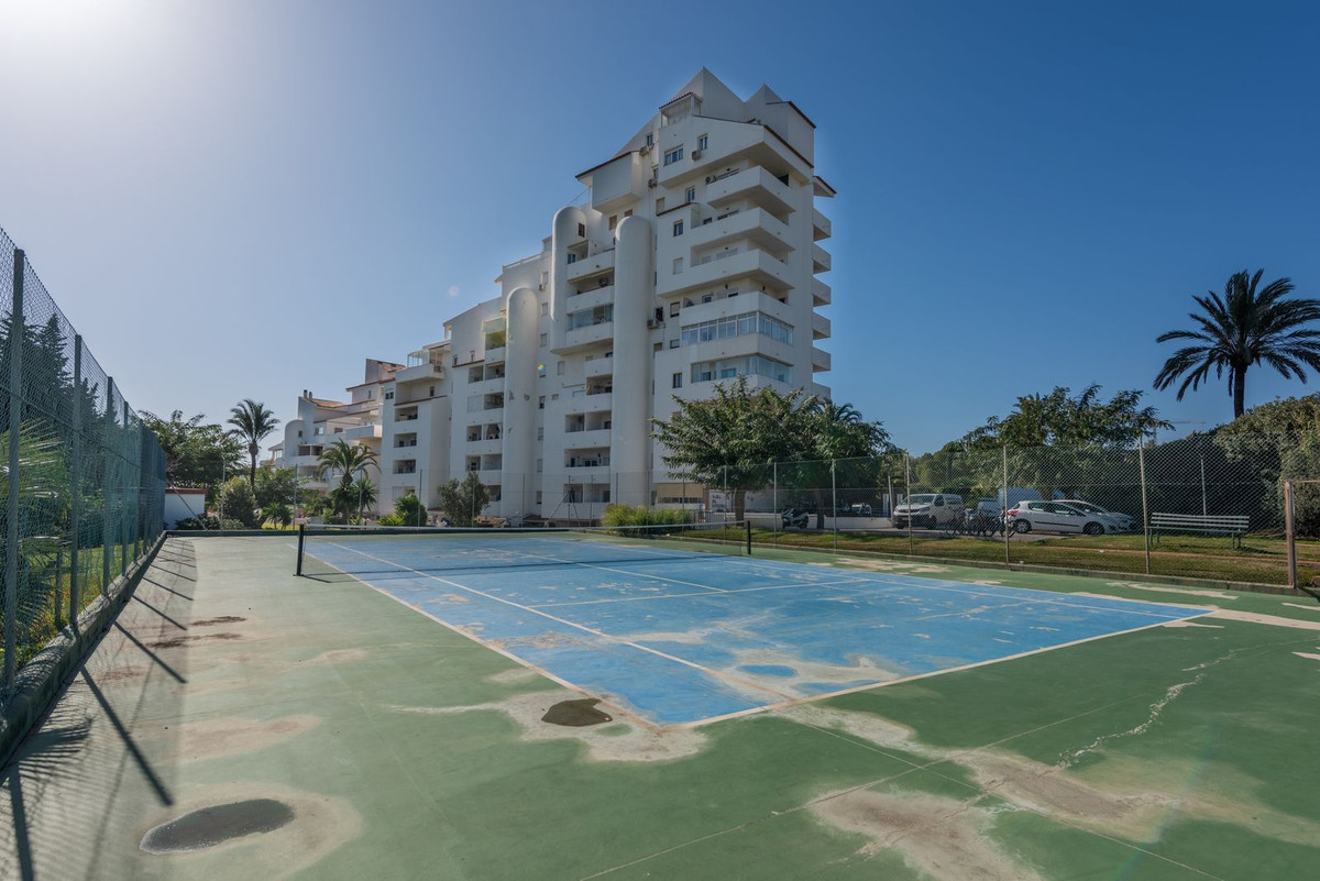 3 Bed Apartment for sale in Estepona Costa Del Sol, Málaga, Spain