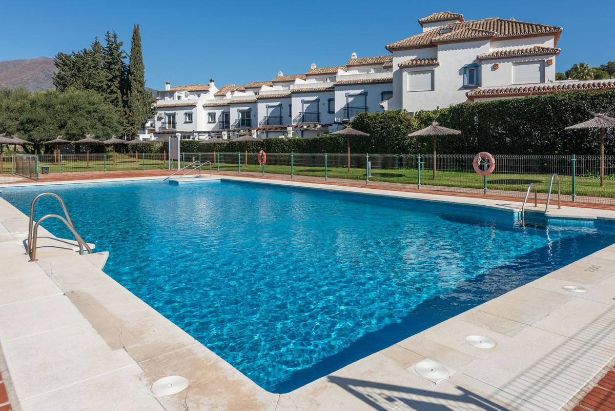 3 Bed Apartment for sale in Estepona Costa Del Sol, Málaga, Spain