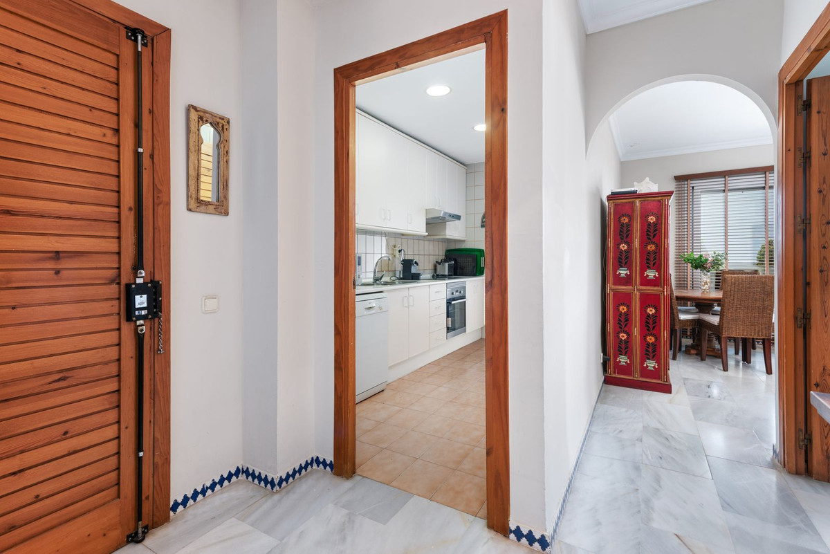 3 Bed Apartment for sale in Estepona Costa Del Sol, Málaga, Spain