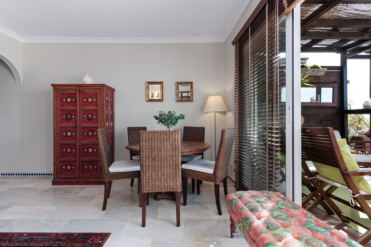 3 Bed Apartment for sale in Estepona Costa Del Sol, Málaga, Spain