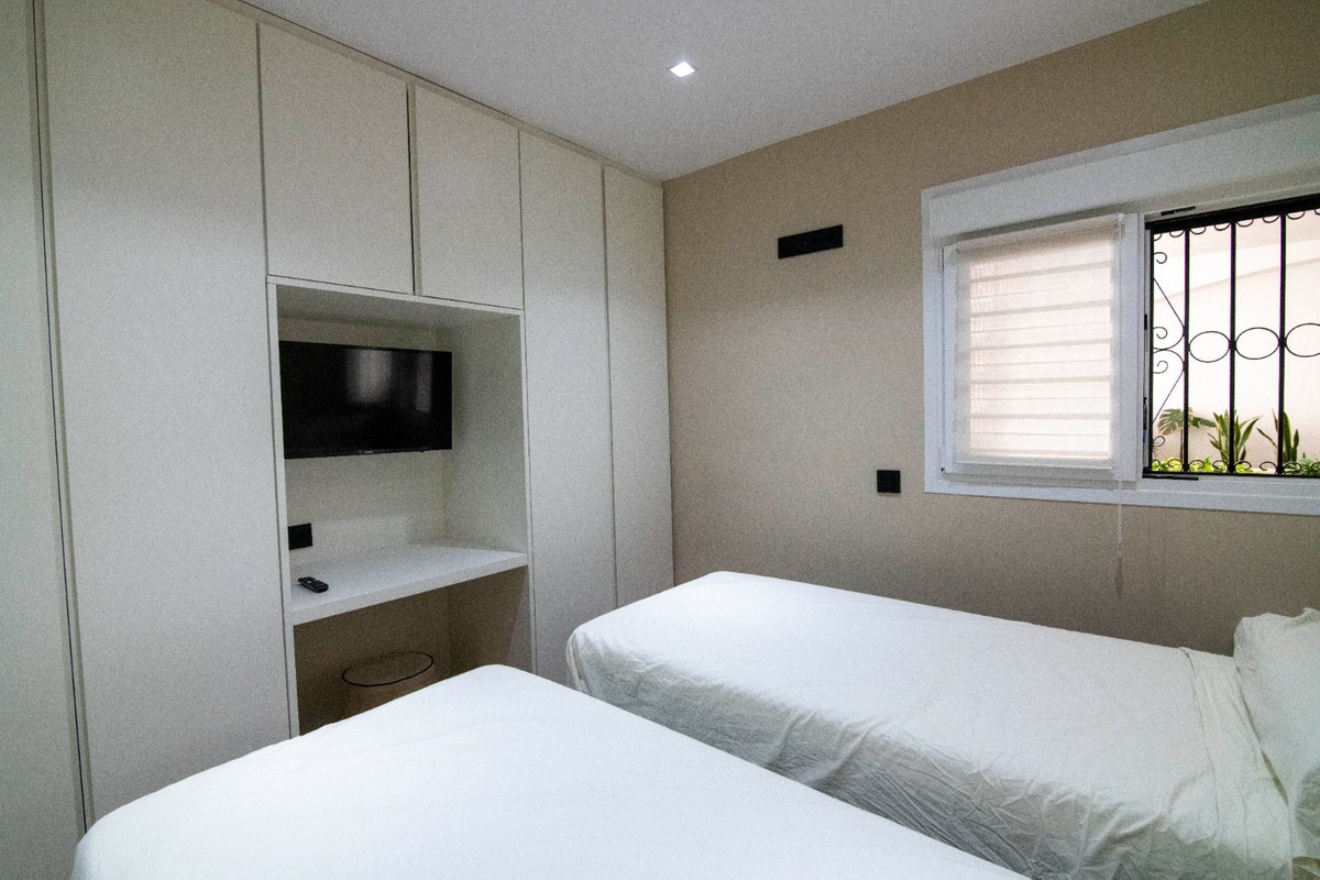 Se vende Apartamento Planta Media de 3 dormitorios en Costa Del Sol, Málaga, España