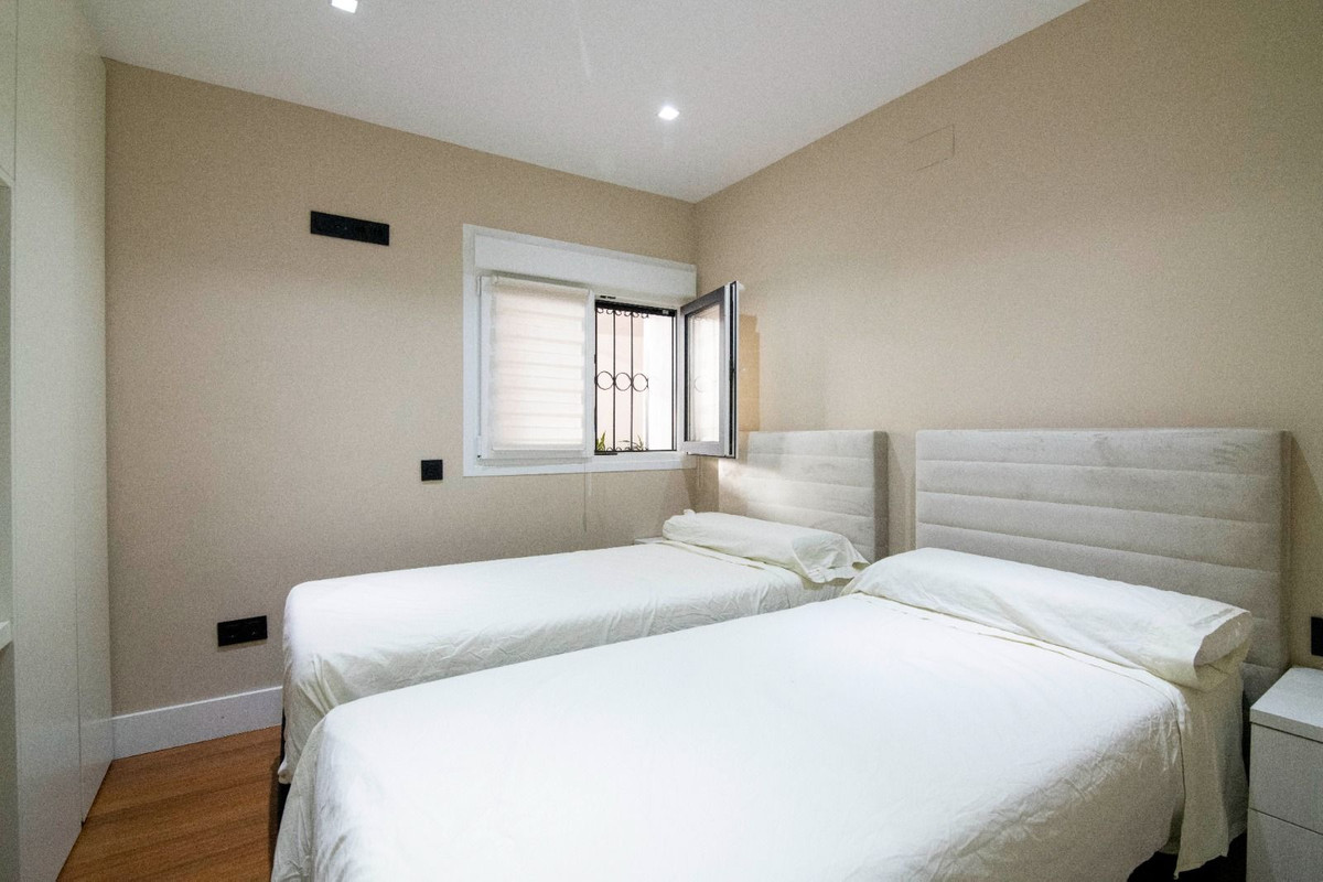 Se vende Apartamento Planta Media de 3 dormitorios en Costa Del Sol, Málaga, España