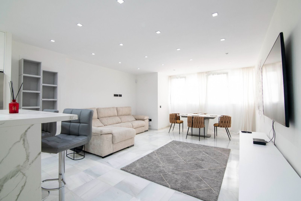 Se vende Apartamento Planta Media de 3 dormitorios en Costa Del Sol, Málaga, España