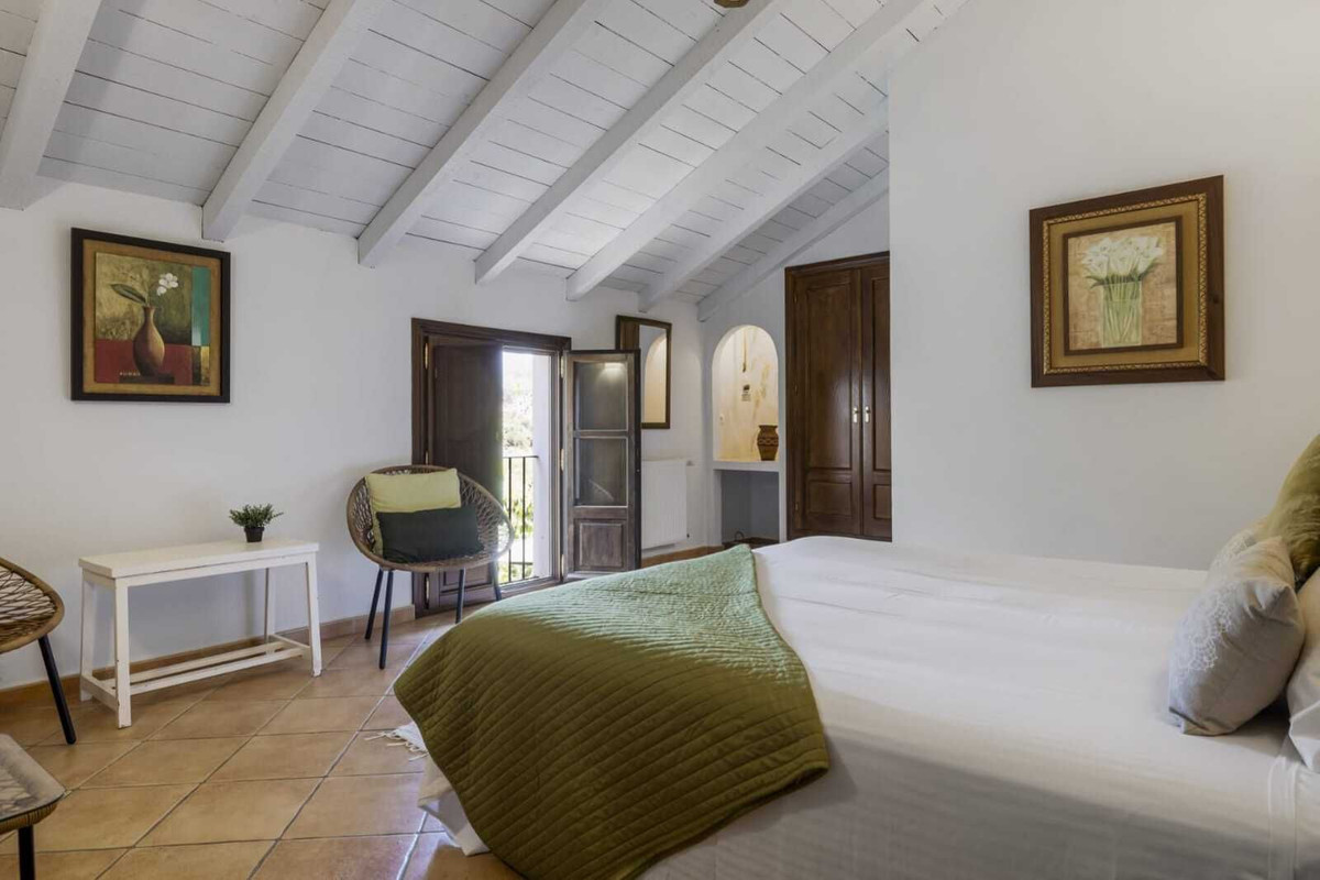 9 Bed Townhouse for sale in Cortes De La Frontera Costa Del Sol, Málaga, Spain