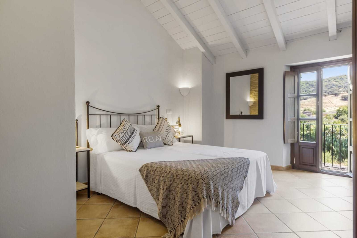 9 Bed Townhouse for sale in Cortes De La Frontera Costa Del Sol, Málaga, Spain