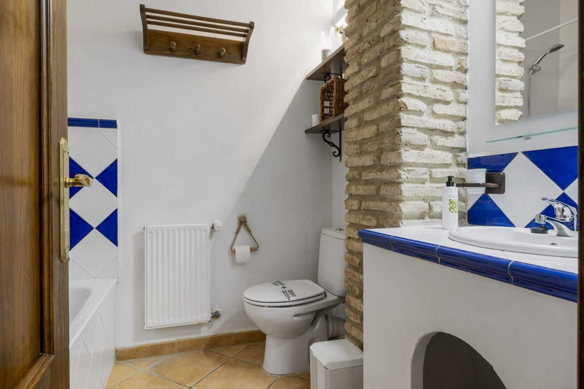 9 Bed Townhouse for sale in Cortes De La Frontera Costa Del Sol, Málaga, Spain