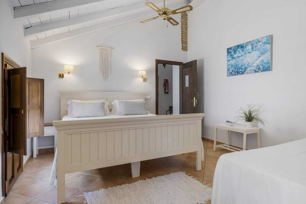 9 Bed Townhouse for sale in Cortes De La Frontera Costa Del Sol, Málaga, Spain