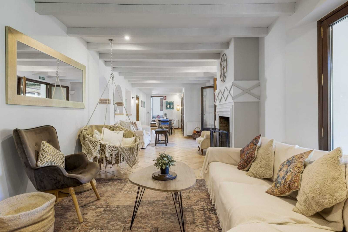 9 Bed Townhouse for sale in Cortes De La Frontera Costa Del Sol, Málaga, Spain