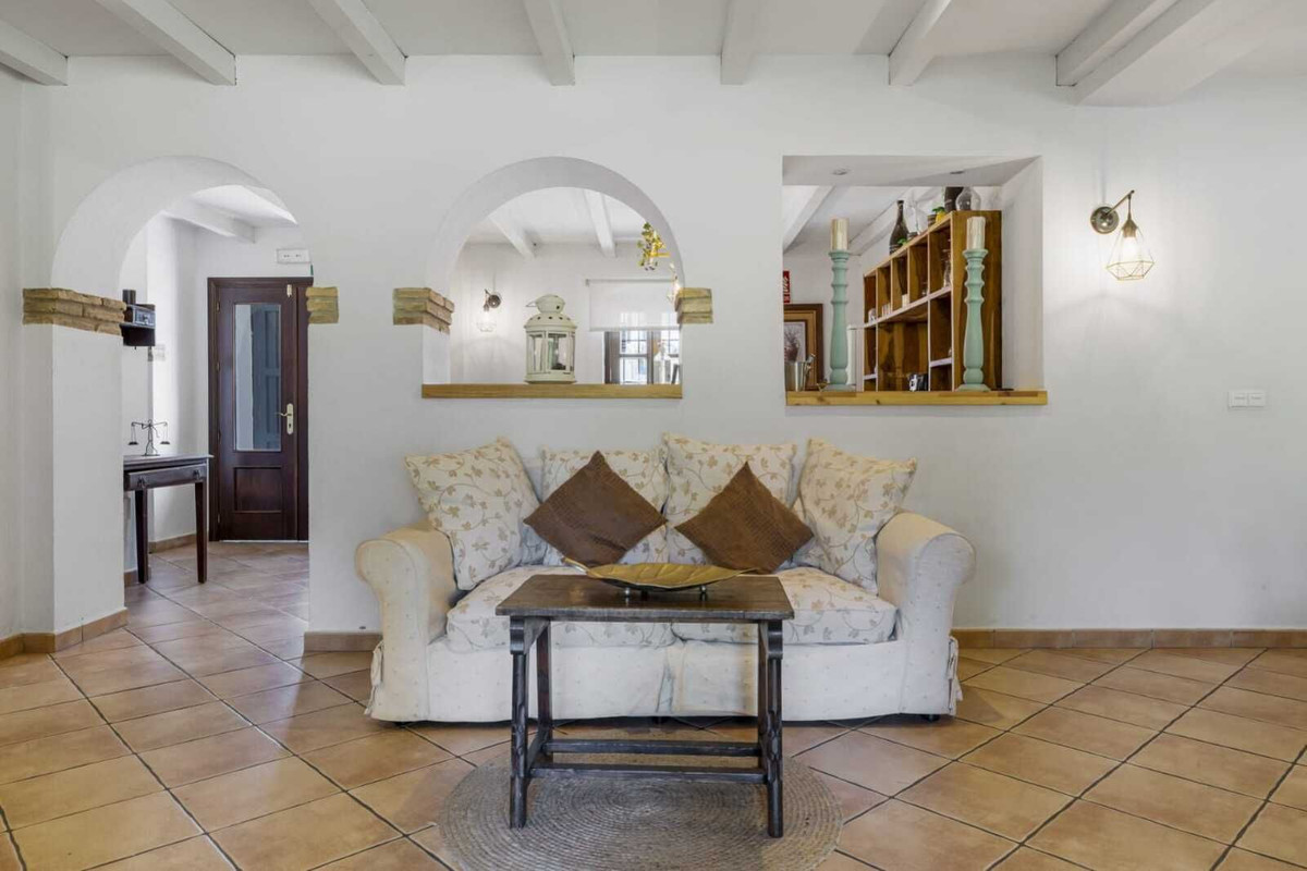 9 Bed Townhouse for sale in Cortes De La Frontera Costa Del Sol, Málaga, Spain