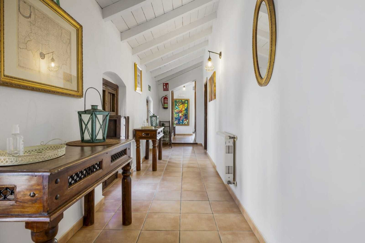 9 Bed Townhouse for sale in Cortes De La Frontera Costa Del Sol, Málaga, Spain