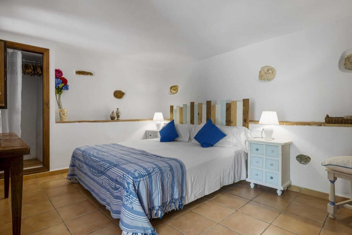 9 Bed Townhouse for sale in Cortes De La Frontera Costa Del Sol, Málaga, Spain