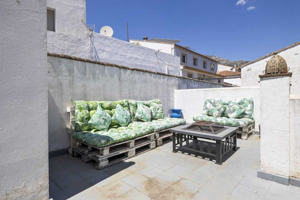 9 Bed Townhouse for sale in Cortes De La Frontera Costa Del Sol, Málaga, Spain