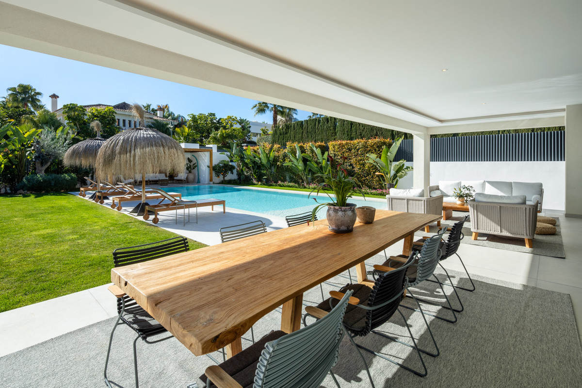 Se vende Villa - Chalet de 5 dormitorios en Costa Del Sol, Málaga, España