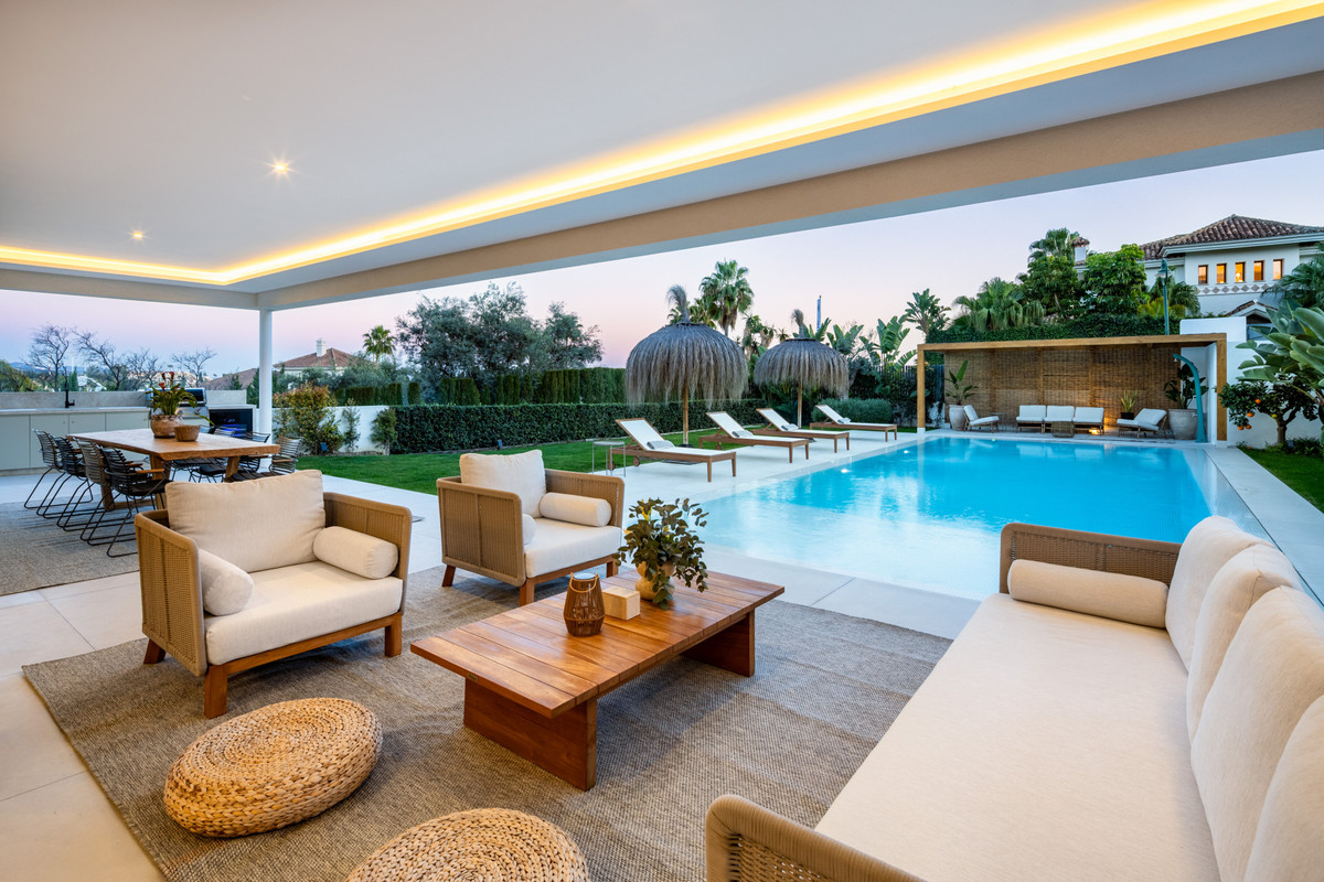 Se vende Villa - Chalet de 5 dormitorios en Costa Del Sol, Málaga, España