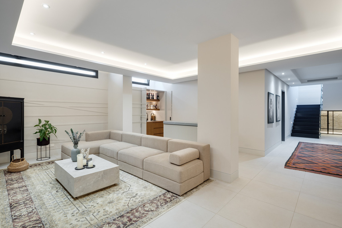 Se vende Villa - Chalet de 5 dormitorios en Costa Del Sol, Málaga, España