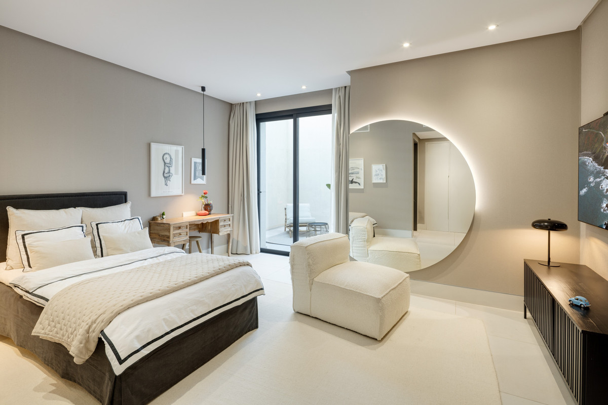 Se vende Villa - Chalet de 5 dormitorios en Costa Del Sol, Málaga, España