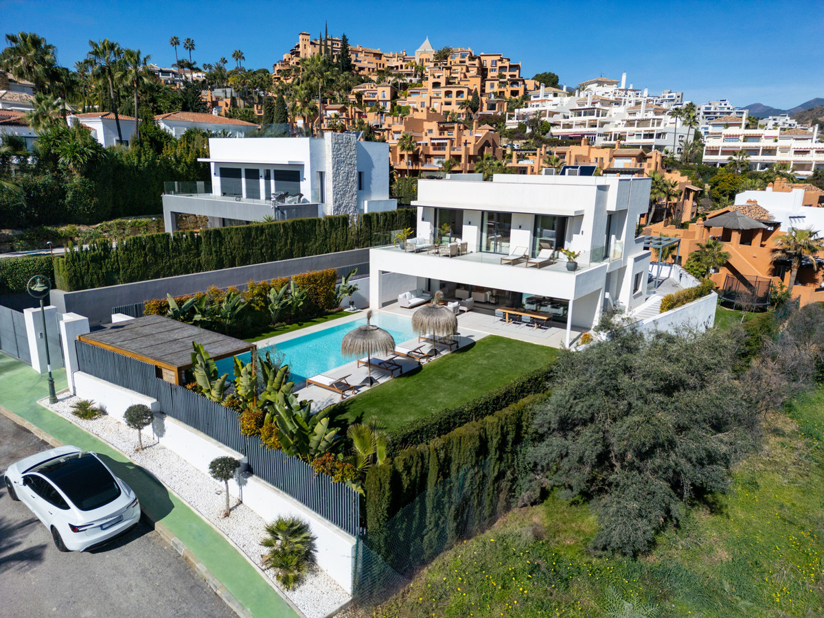 Se vende Villa - Chalet de 5 dormitorios en Costa Del Sol, Málaga, España