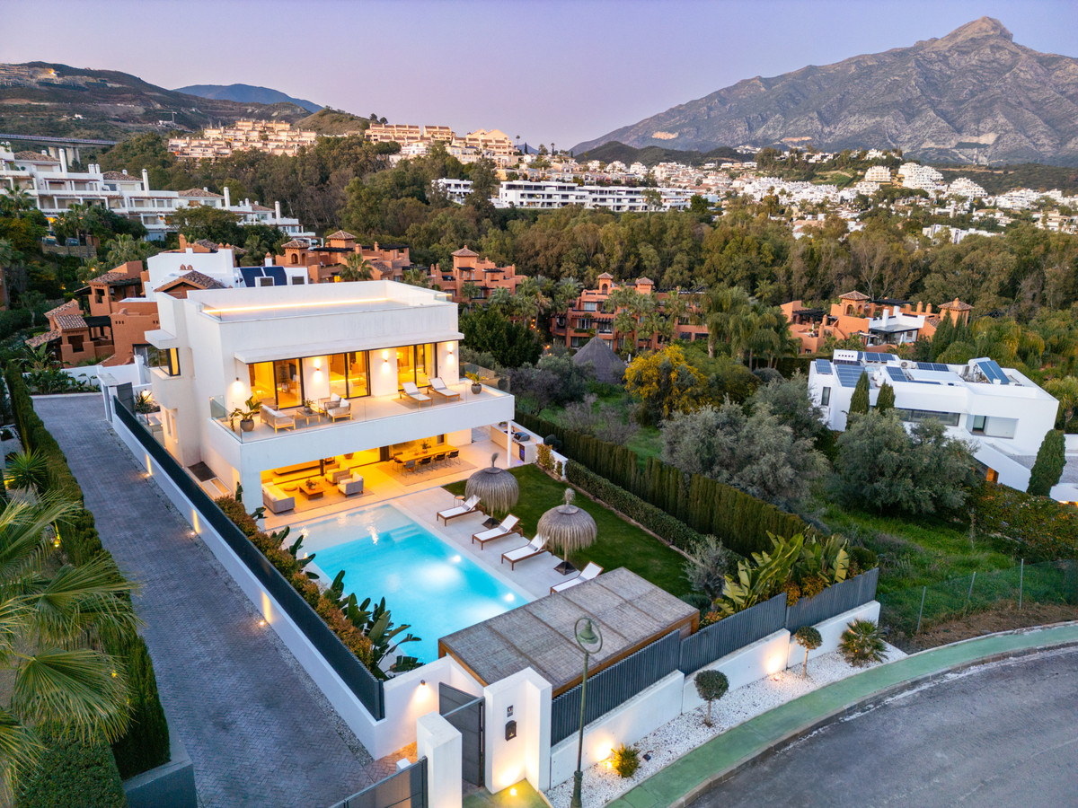 Se vende Villa - Chalet de 5 dormitorios en Costa Del Sol, Málaga, España