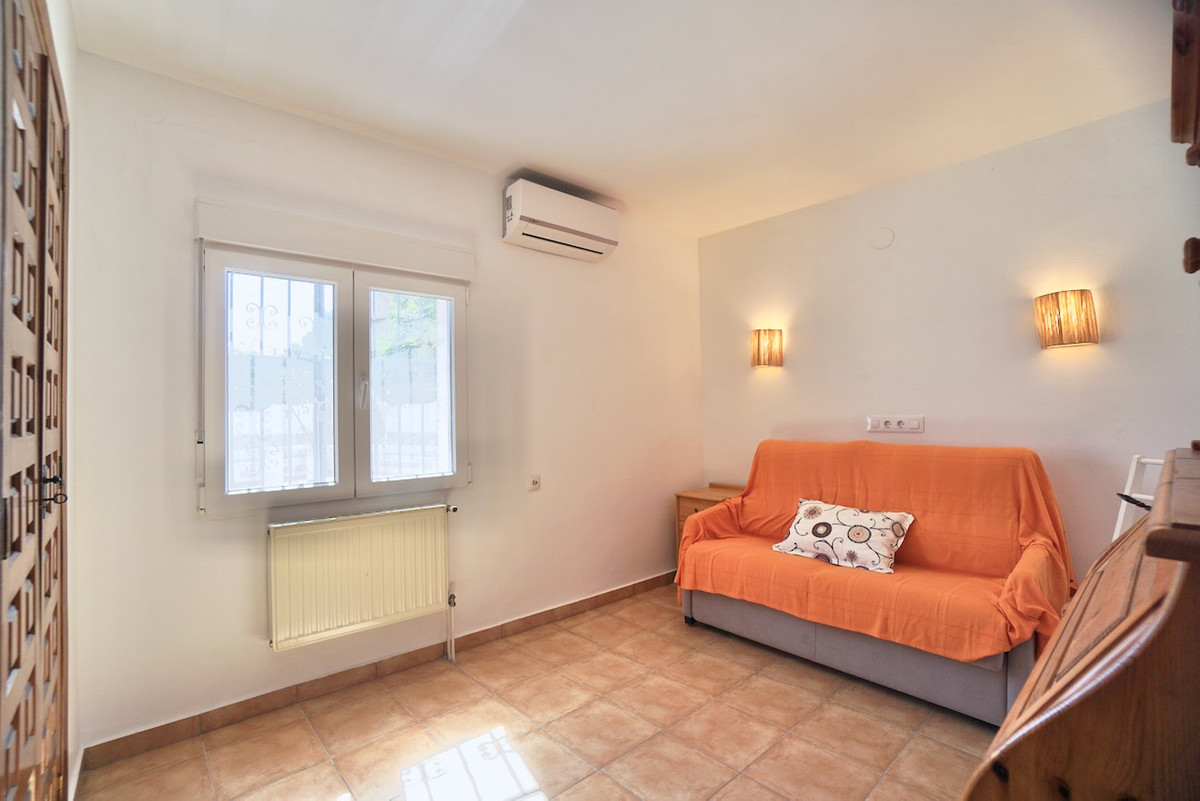 Se vende Villa - Chalet de 4 dormitorios en Costa Blanca, Alicante, España