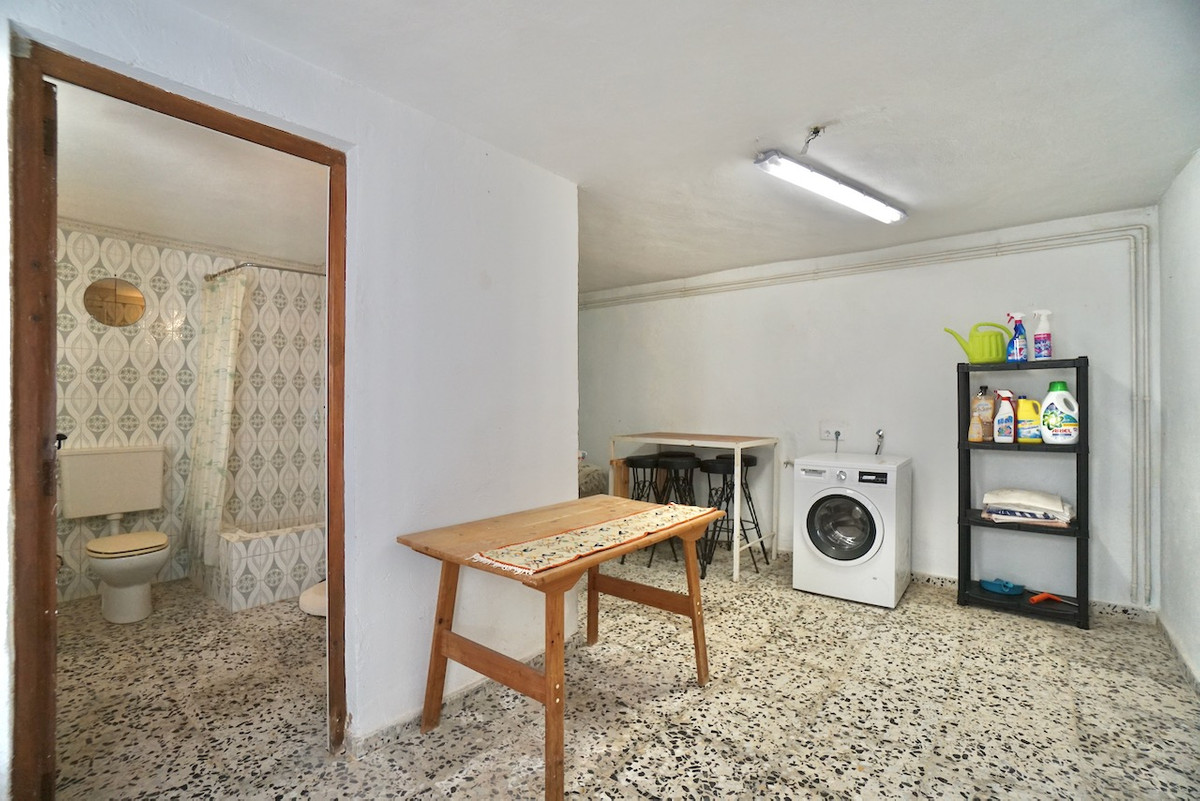 Se vende Villa - Chalet de 4 dormitorios en Costa Blanca, Alicante, España