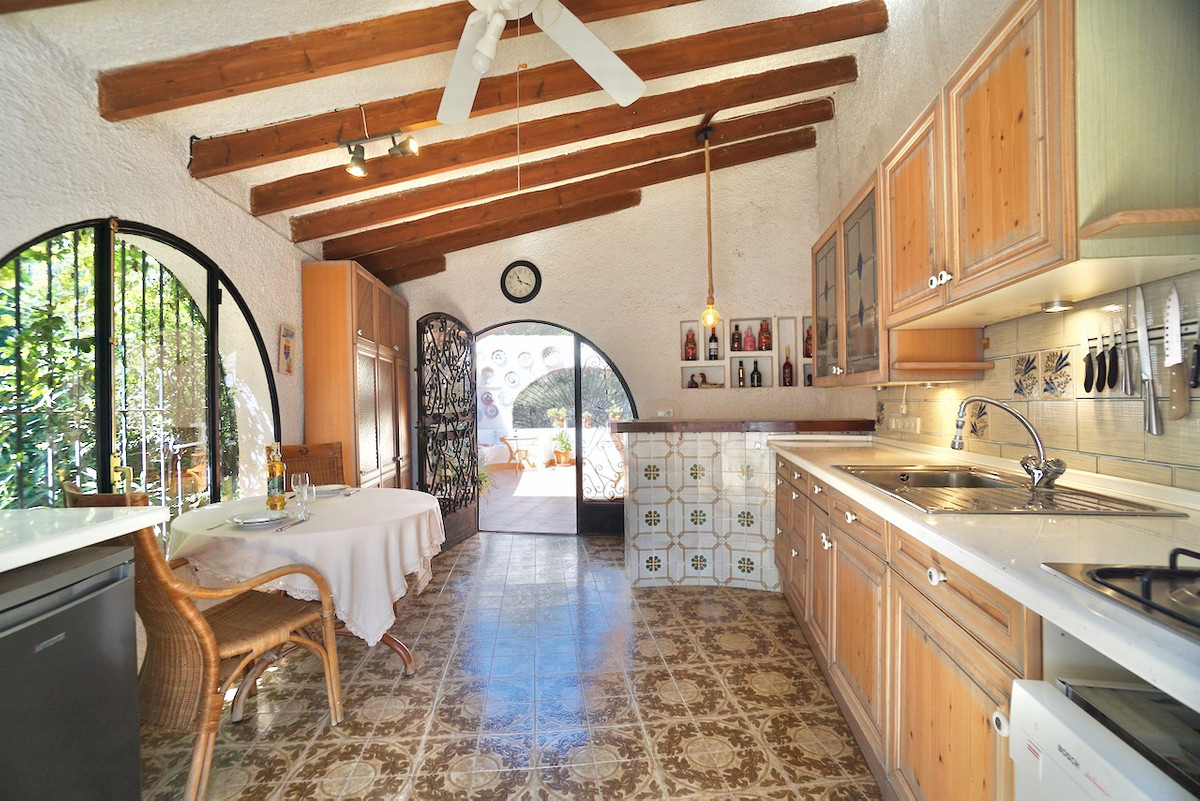 Se vende Villa - Chalet de 4 dormitorios en Costa Blanca, Alicante, España